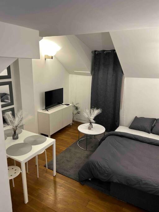 Duplex Minimaliste - 30 Min De Paris Apartman Saint-Ouen-l'Aumone Kültér fotó
